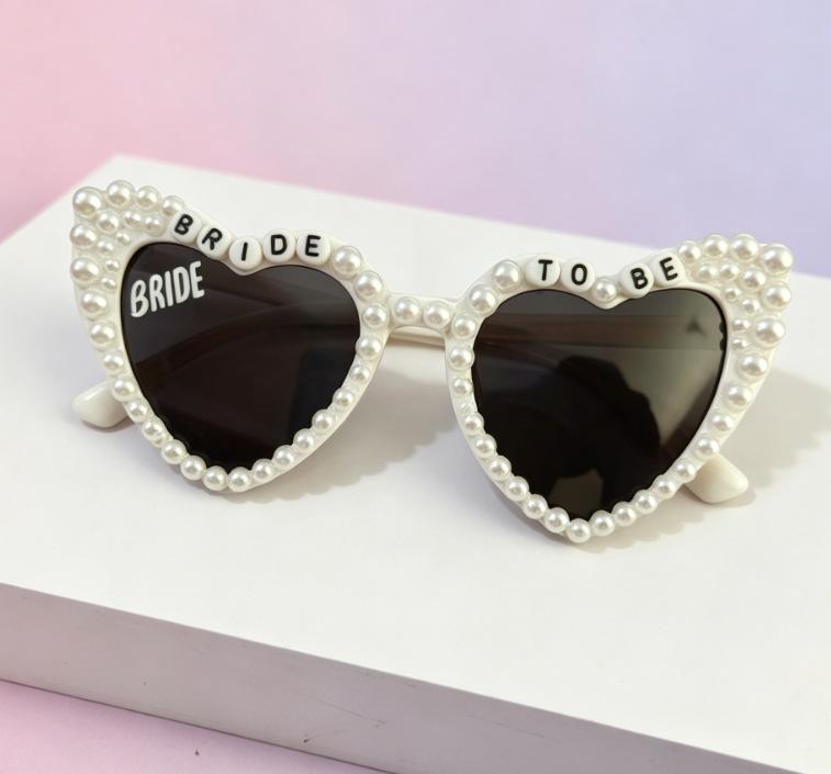 Hot Groom Bridesmaids Bride Just Married White Pearl Letter Wedding Party Glasses