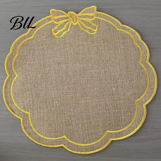 Anti-oil Stain Placemat with Petal Shape And Bow Embroidery Table Mat Round Afternoon Tea Heat Insulation Non-Slip Oil Resistant for Dining