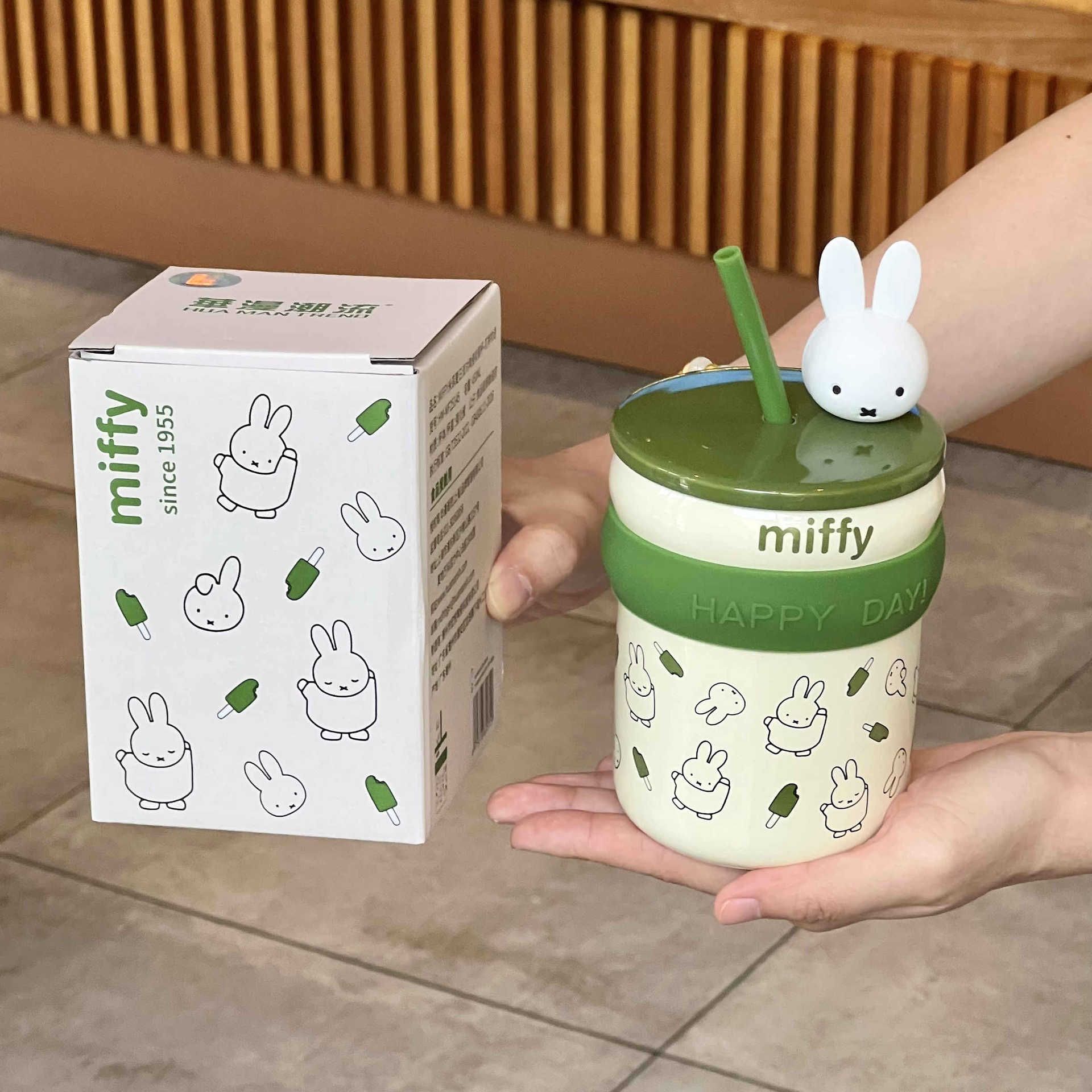 

Подарок на день рождения, высокоценный и милый стакан с трубочкой в виде кролика Миффи, керамическая кружка для мальчиков и девочек с крышкой, подарок ручной работы. 401-500ml