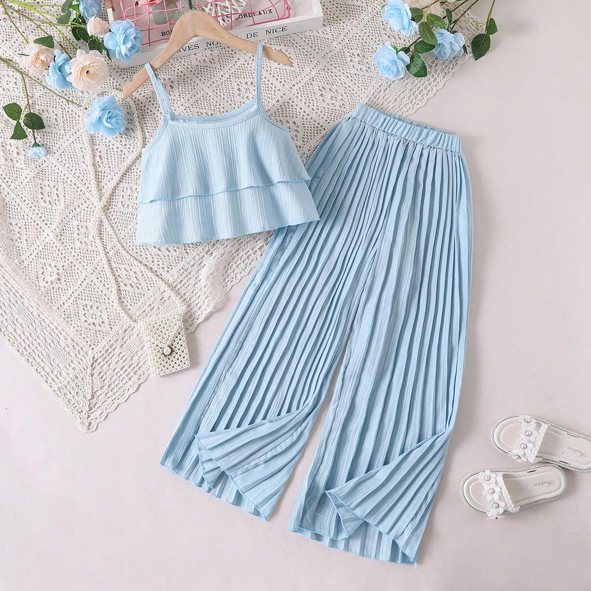 

Летние костюмы для девочек: Стильные подтяжки с блузкой с оборками и плиссированными брюками — тренд детской моды 2024 года 8Y