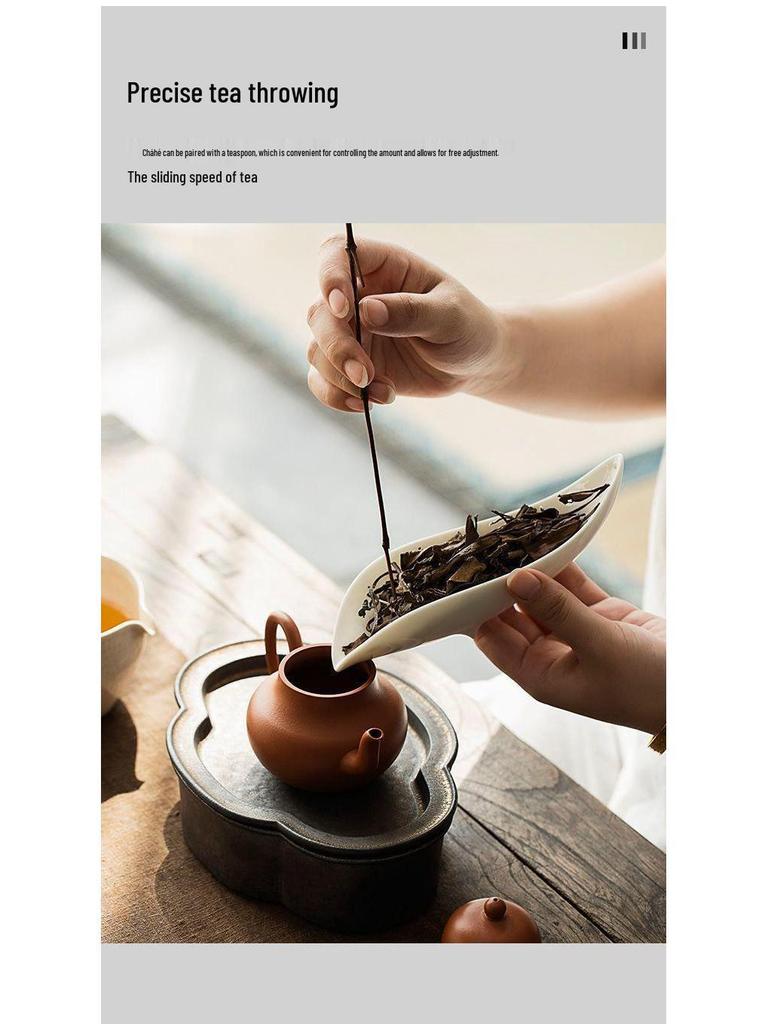 Dehua White Porcelain Tea Scoop for Pu'er Tea Ceremony – Ceramic Tea Leaf Holder and Viewing Tool.