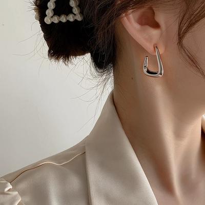 French Premium Stud Earrings New Trendy Foreign Metal Irregular Earrings Light Luxury Niche Earrings Women