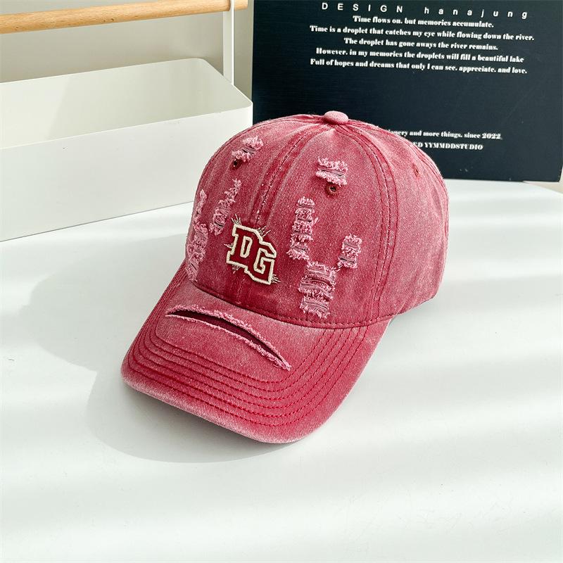 Casquette de baseball américaine rétro vieillie déchirée pour femme, polyvalente, personnalité, protection solaire, à large bord, montrant un petit visage