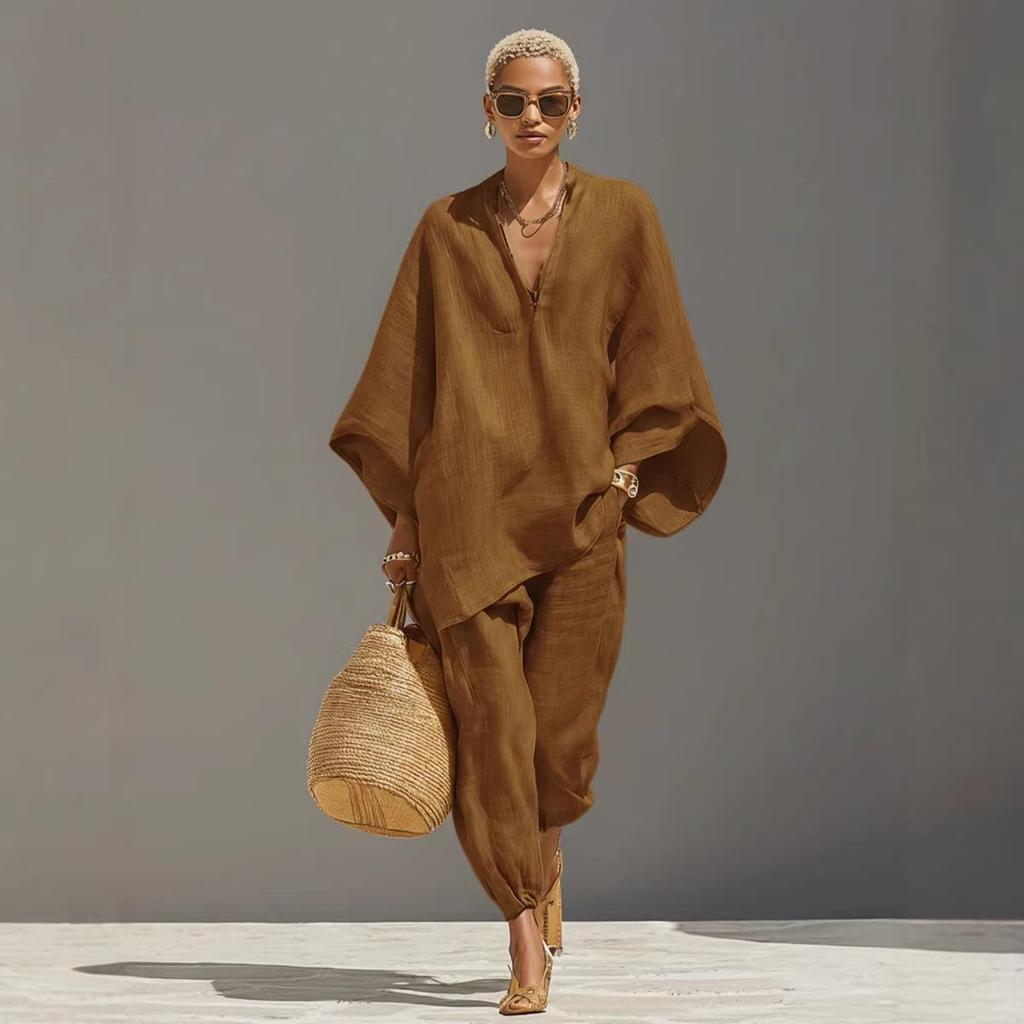 Completo con Top Beige Scollo a V Manica Lunga e Pantaloni a Gamba Larga