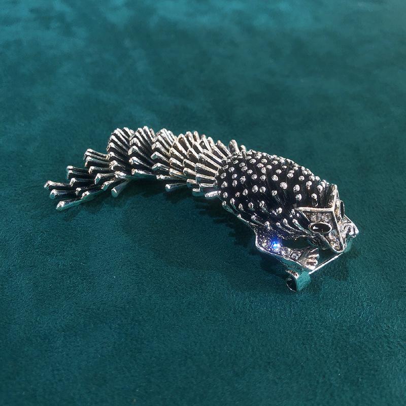 New Creative Vintage Pangolin Brooch with Waggable Tail - Animal Suit Pin Accessory