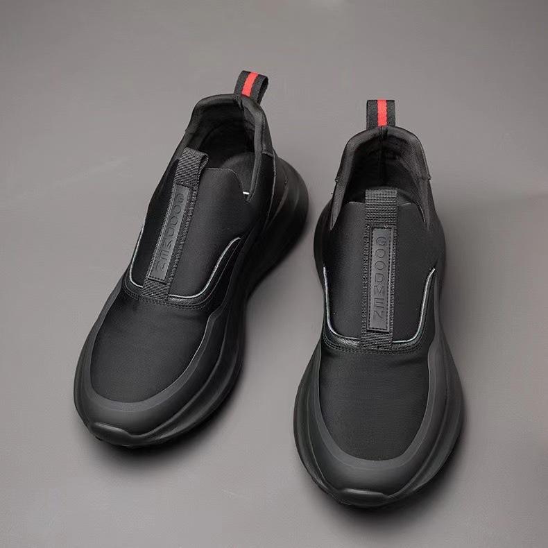 Men's 2025 Black Casual Sneakers: Lightweight, Breathable, Wear-resistant, and Comfortable for Work and Commuting