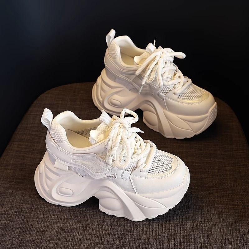 Internet celebrity dad shoes women super fire 2025 autumn new thick-soled mesh breathable sports leisure inner height increase white shoes