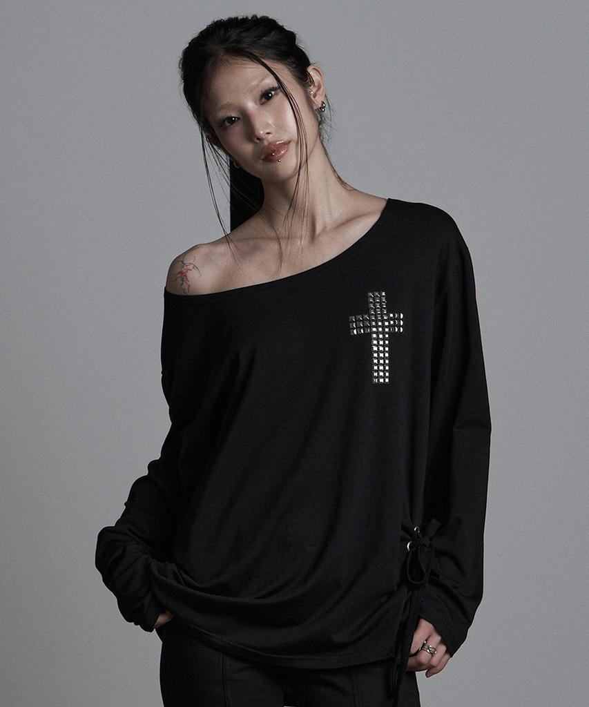 Aejeuyua Cross Line Off-Shoulder T-Shirt Black
