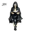 Bureau Decoratie Gotische Dark Fantasy Leesbeeldje, Mysterieus Figuur met Kap Beeldhouwwerk, Gotisch Thema Display Stuk Hars Zittende Magere Hein