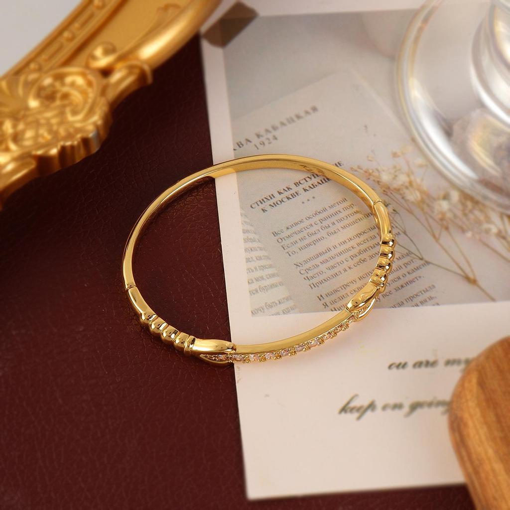 Gold-Plated Copper Zircon Double Knot Bracelet – Personalized Luxury Accessory