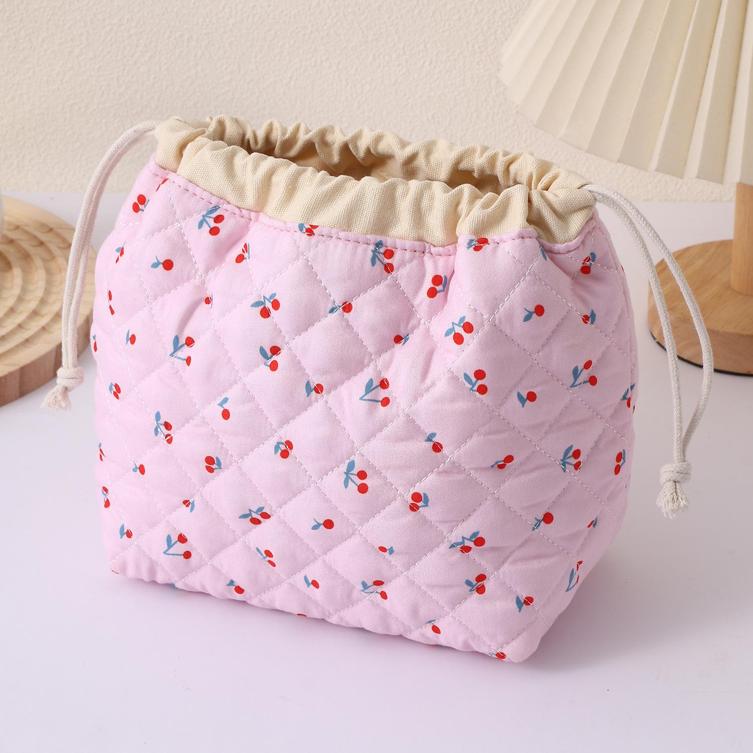 

Premium Quilted Travel Storage Pouch: Large Capacity, Cute Drawstring Design