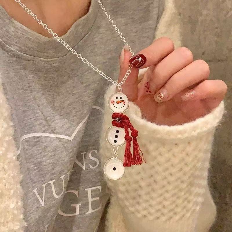 Necklace women's light luxury niche new hip hop Internet celebrity design sense premium accessories with sweater chain