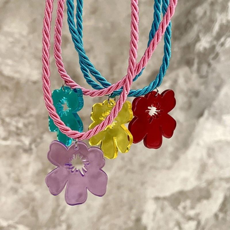 Colorful Acrylic Flower Pendant Necklace Vintage Harajuku Style Neckchain Adjustable Length Clavicle Chain for Women