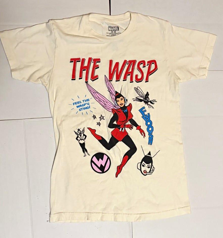Marvel The Wasp T Shirt Womens M Cream Retro Comic Graphic Tee 100% Cotton