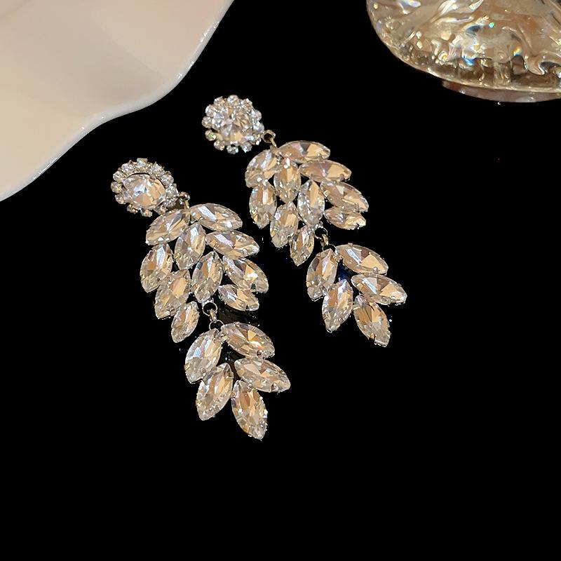 Kolczyki z frędzlami z liści cyrkonii Silver Needle: Wykwintna Moda, Lekka Luksusowa Wisząca Biżuteria.