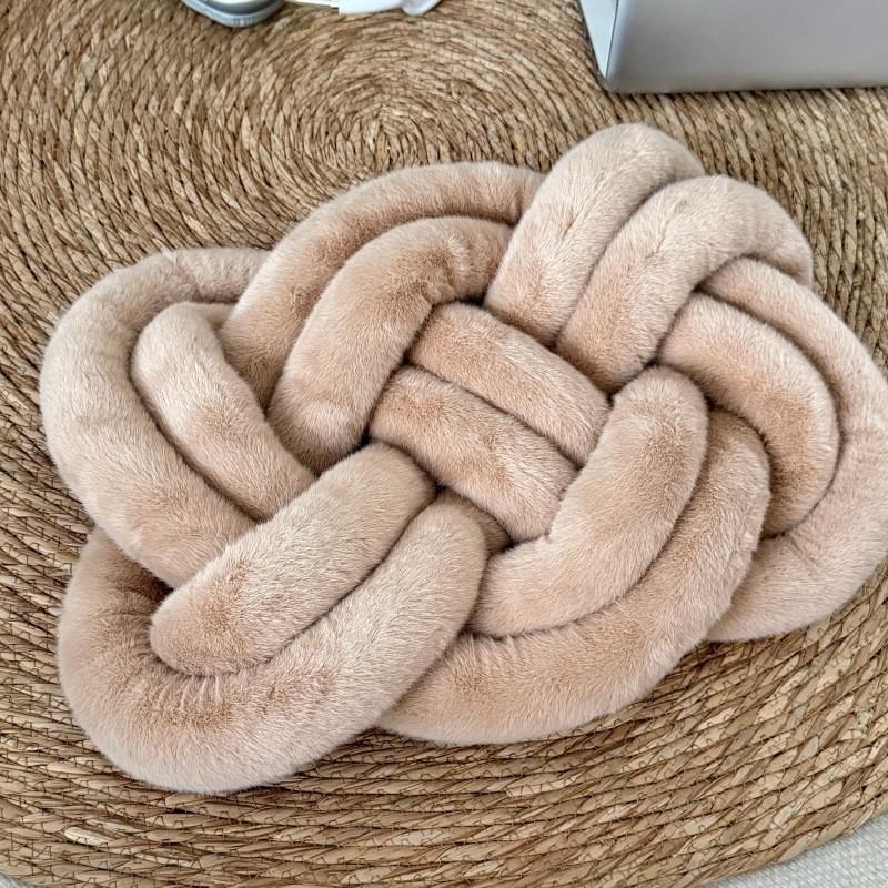 Nordic Circular 8 Shape Cushion With Plush Cover For Sofa Decor