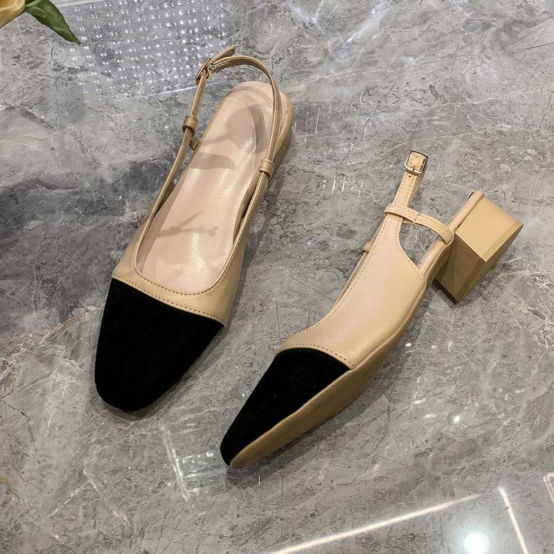 Xiaoxiangfeng Baotou sandals are popular in spring and summer. The new mid-heel color matching buckle thick heel single shoes are empty high heels.