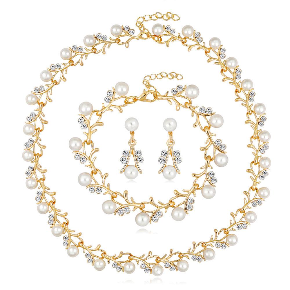 Elegant Jewelry Set With Artificial Pearl Flower Pendant For Womens Fashion Accessory Collection