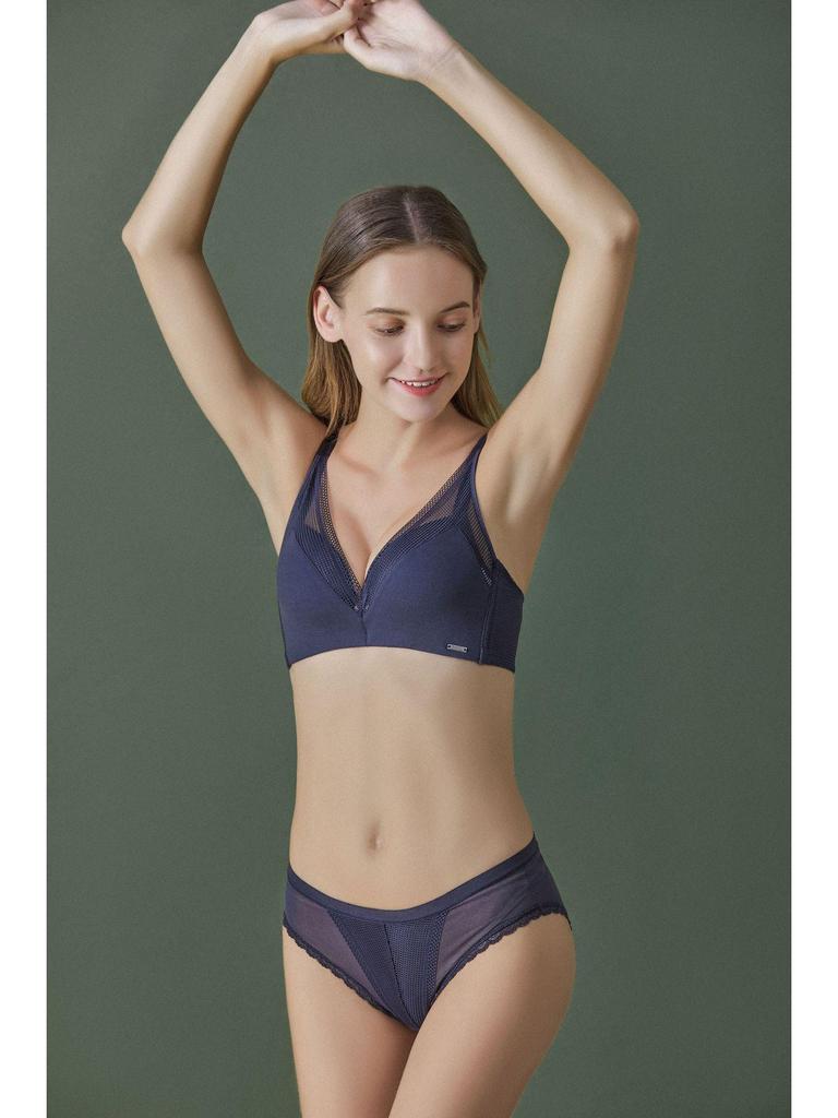 High-End Minimalist Glossy Wire-Free Bra: Comfortable, Breathable, Small Bust, Thin Cup Women's Underwear.