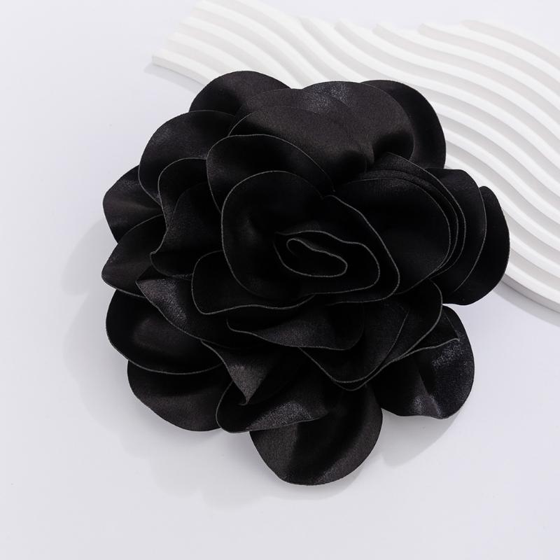 Stilvolle und praktische Stoffblumenbrosche Auffälliger Anstecker mit großer Blume Zarte Stoffblumenbrosche Nadel Accessoire