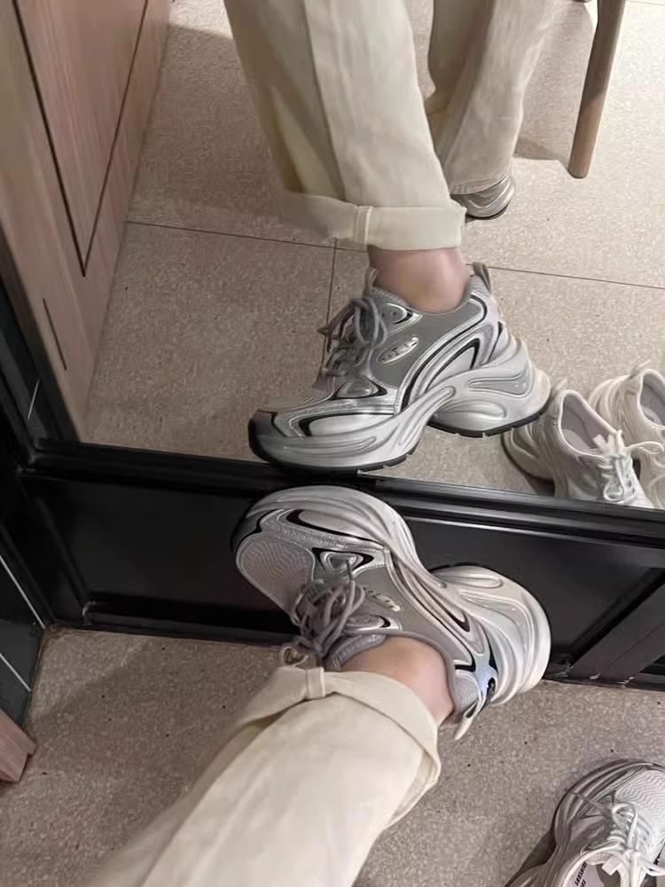 Sports Shoes Silver Sneakers Women's Spring and Summer Design Thick Bottom Comfortable Classic Height Increasing Pops Shoes