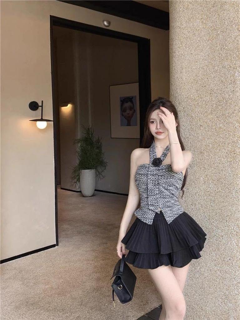 Women's Retro Camellia Halter Crop Top – Slim, Sleeveless Summer Vest