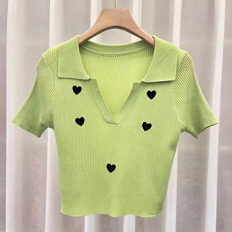 

Трикотажная рубашка с принтом «Любовь» с воротником и коротким рукавом, женская летняя тонкая укороченная рубашка, повседневный базовый комфорт и стиль, облегающие свитера, футболки One Size зелёный