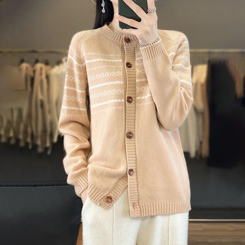 Women's 100% Wool Jacquard Round Neck Cardigan – Soft, Warm, and Stylish Autumn/Winter Sweater Coat