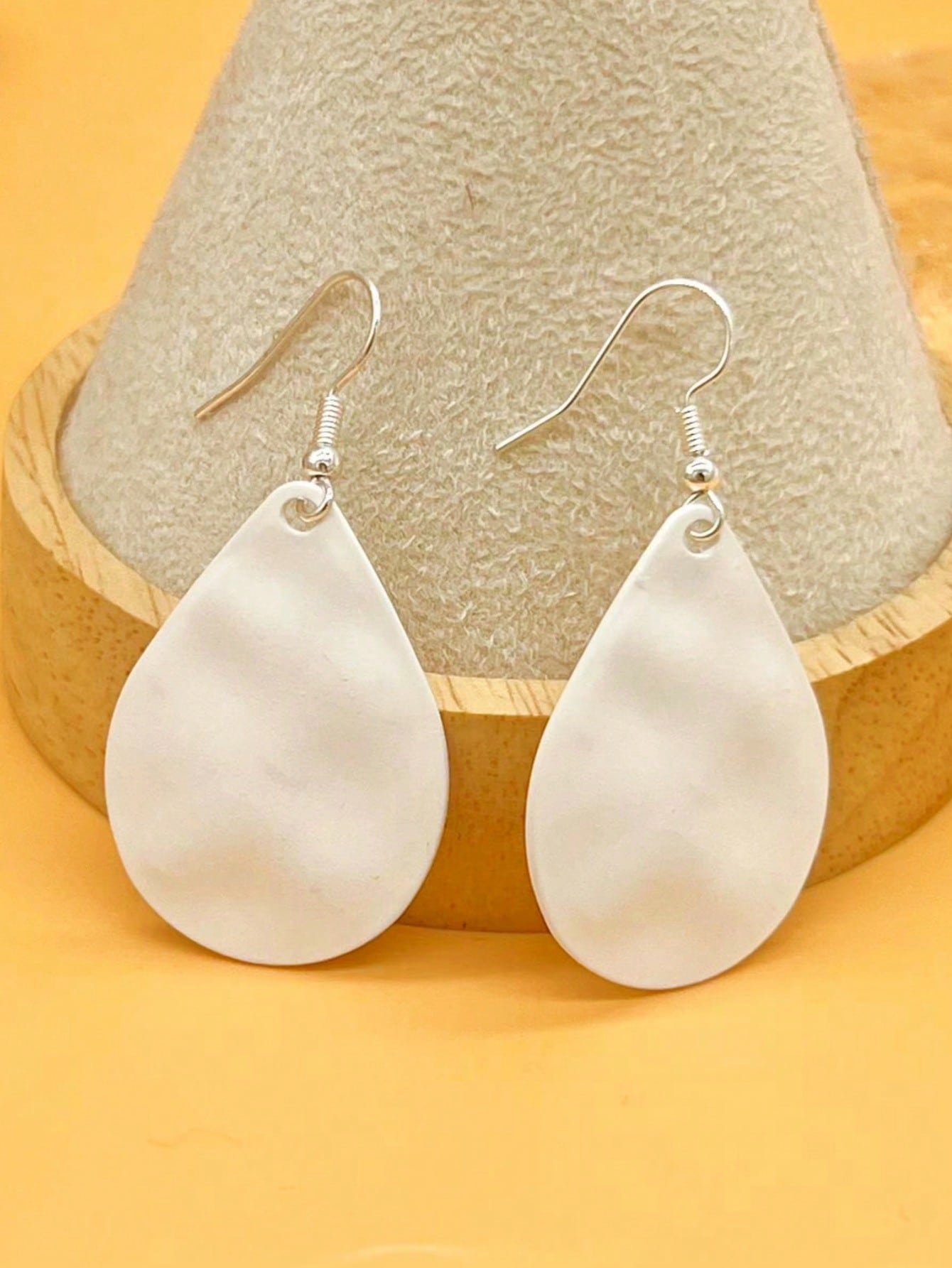 

1 пара Модные Персонализированные Популярные Европейский и Американский Стиль Золотое Покрытие Серьги-Подвески в Форме Капли Подходят для Повседневной Носки Женщинами one-size белый