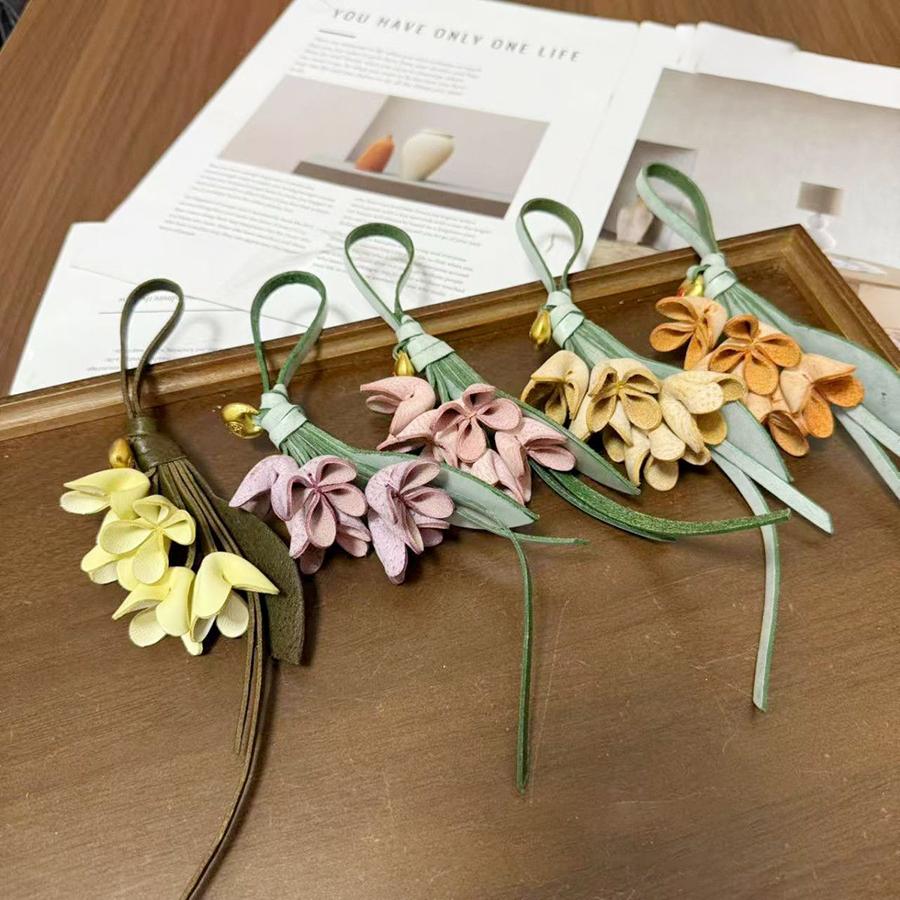 Flower Bag Pendant Cow Leather Design Exquisite Handmade Simulation Bags Pendant Osmanthus Tulip Keychain Bag Accessories