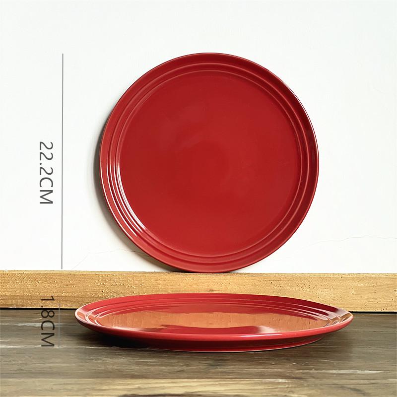 Piatti in Ceramica Raffinatamente Lavorati: Design Decorativi, Bassi, Profondi e da Insalata con Piccoli Difetti