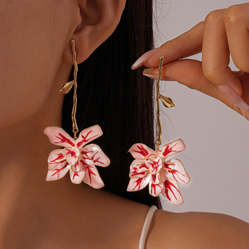 Sweet Gradient Pink Oil Drip Flowers Dangle Earrings for Women Exaggerated Irregular Metal Large Flower Earrings Jewelry Gifts