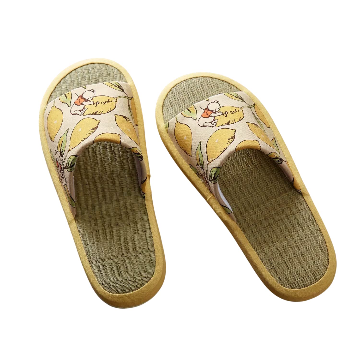 

Belle Maison Disney Winnie the Pooh Indoor Fluffy with Urethane Size LL Slippers, Fill, Lemon,