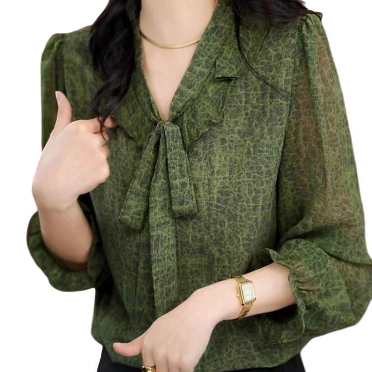 Elegant Plus Size Green Floral Chiffon Bow Top for Women