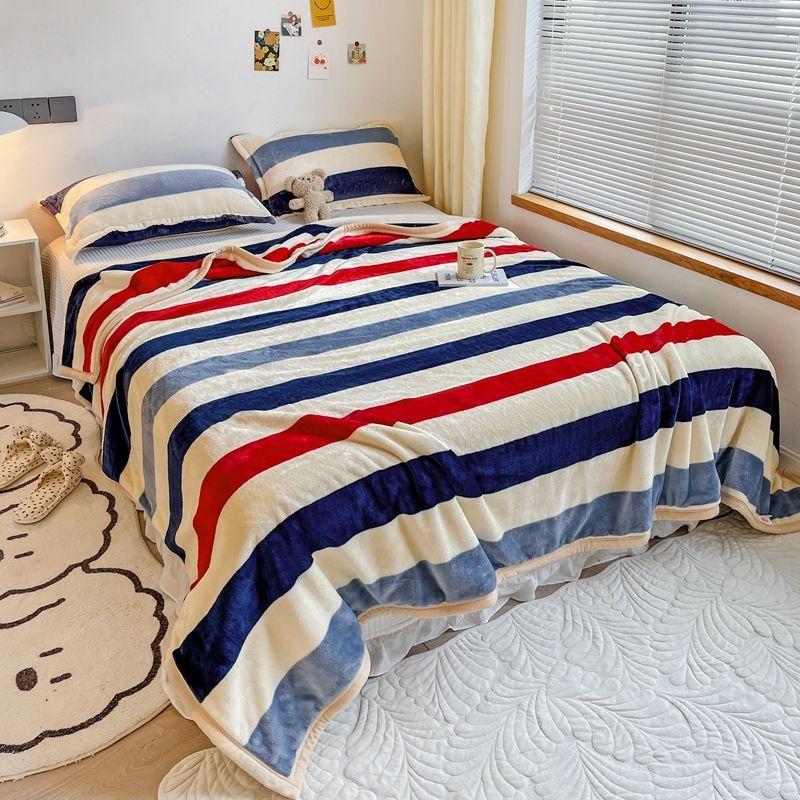 Summer Ice Silk Cool Thin Quilt Comforter Soft Air Conditioning Quilt/Duvet/Blanket Bed Duvets 150 Single Bed Quilt
