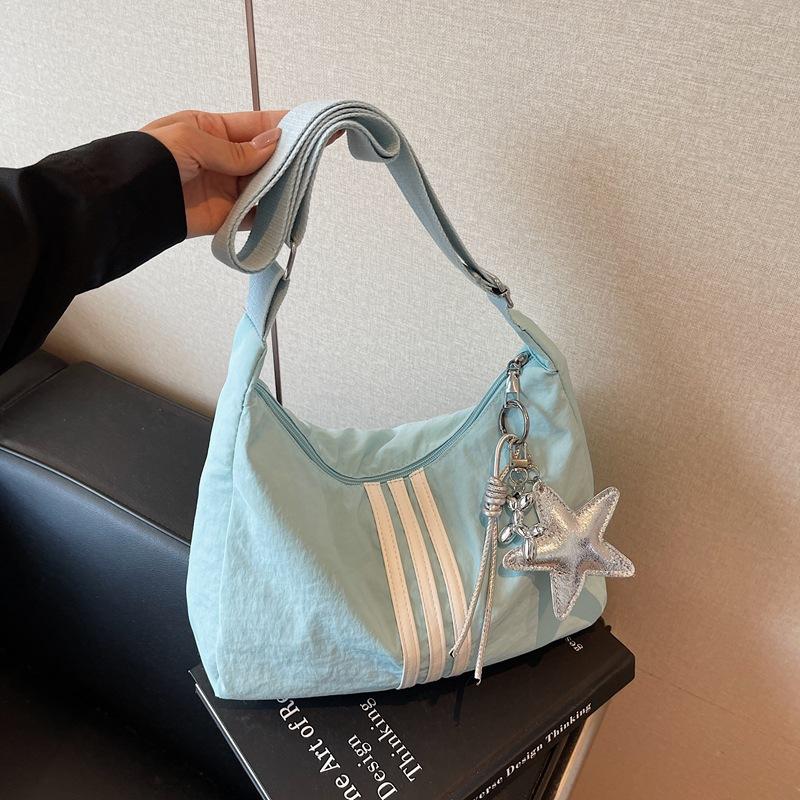 Korean version of fashion sports shoulder bag 2025 new casual lightweight large-capacity gym bag versatile striped crossbody bag