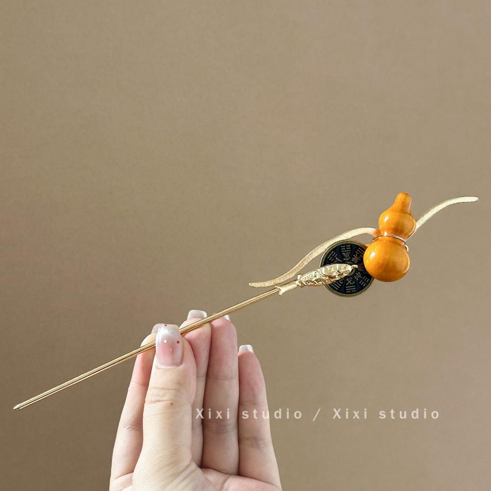 Small Chinese Style Gourd Hairpin: Ancient Design with Tassel, Copper Coin, and Bell