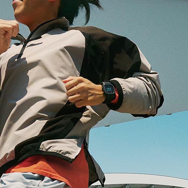 Casio Men's G-SHOCK DW-H5600MB-1A4JR [G-SHOCK G-SQUAD] Square Watch Black Digital