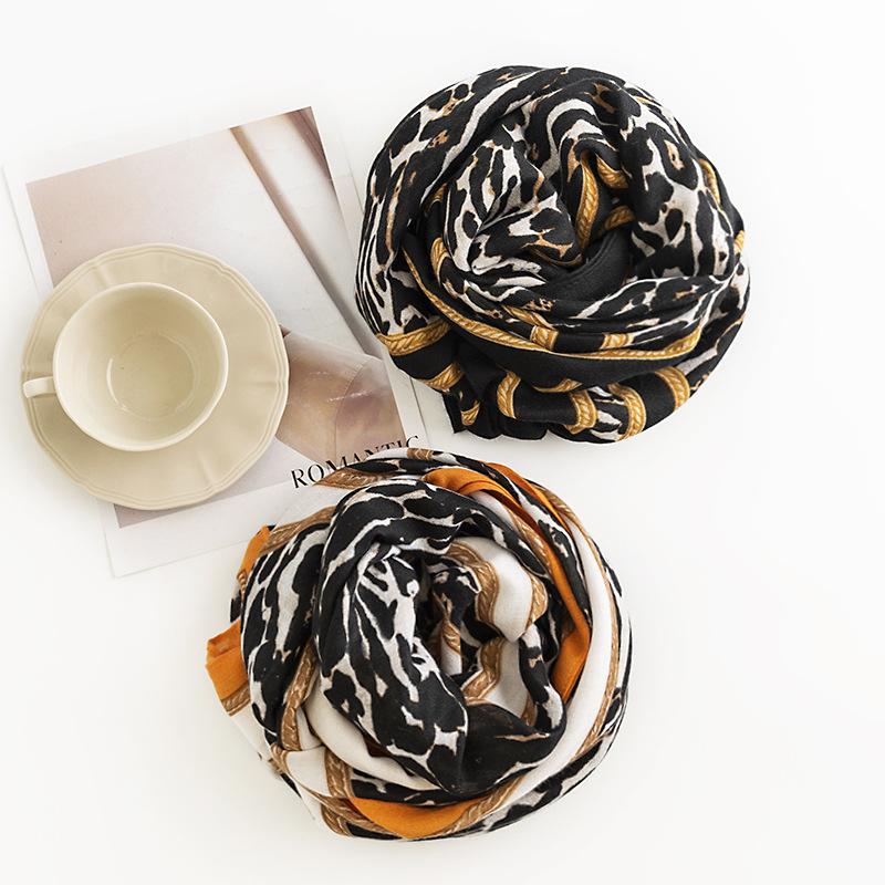 

Leopard print warp knitting printing extended silk scarf women s light luxury style warm and cold-proof shawl fashion commuter simulation silk scarf 85*180cm