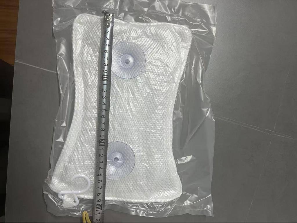 Knochenförmiges Badekissen mit 3D-Netz und Saugnäpfen für Kopf- und Nackenstütze