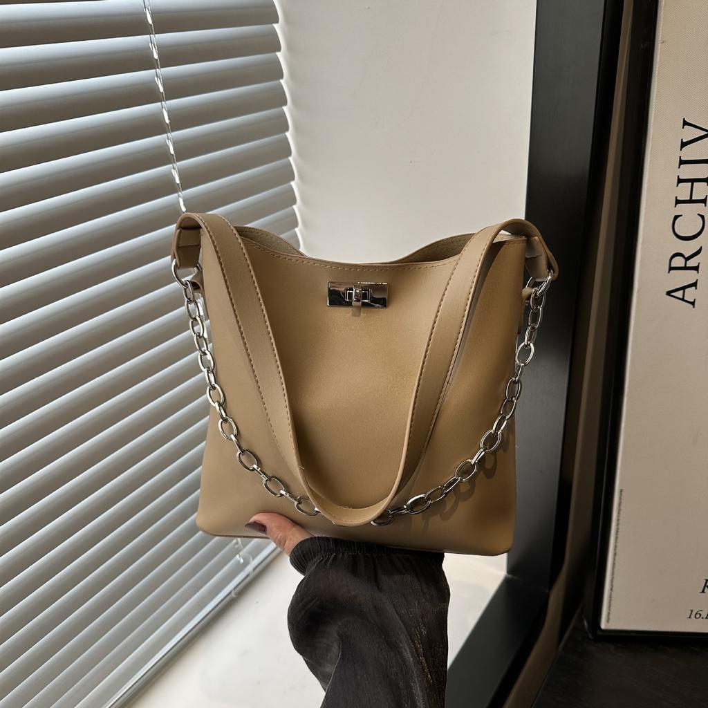 Korean Version of Fashion Chain Underarm Bucket Bag Women's 2025 New Large-capacity Casual Versatile Shoulder Bag