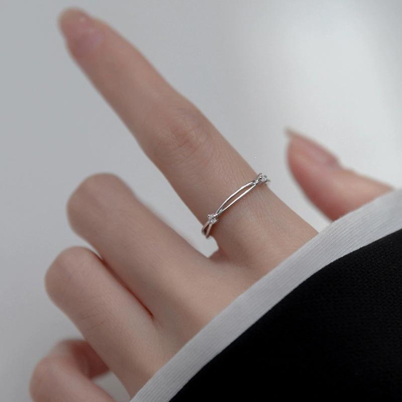 925 Silver-Plated Open-Mouthed Laughing Ring - Simple, Niche Design for Women, Modern Light Luxury Fashion, Unique Cold Style.