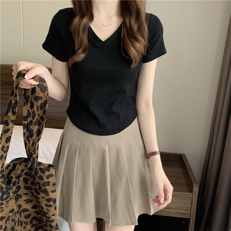 Women Solid V Neck Short Sleeve Curved Hem Slim Fit Cropped Casual Basic Tee Shirt