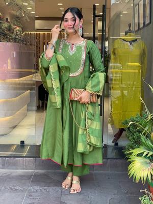 Women Designer Beautiful Salwar Suit Indian Bollywood Party Wear Salwar Kameez Kurta Pant Dupatta Set