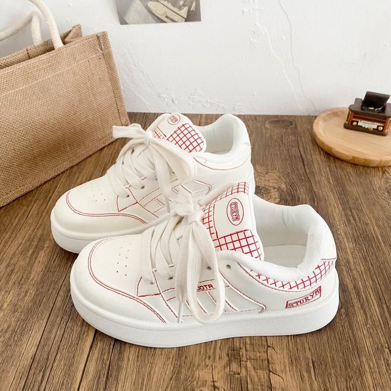 Couple shoes large size 414243 white shoes women's shoes bread shoes 2025 spring new leather versatile board shoes generation
