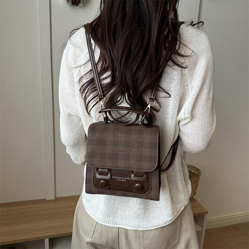 Schoolbag fashion retro travel bag Korean niche commuter backpack female college style cute casual messenger bag