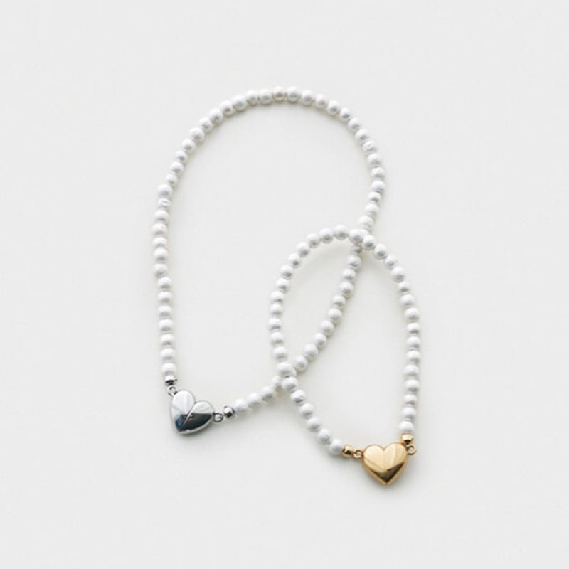odds&ends heart magnet cotton pearl bracelet
