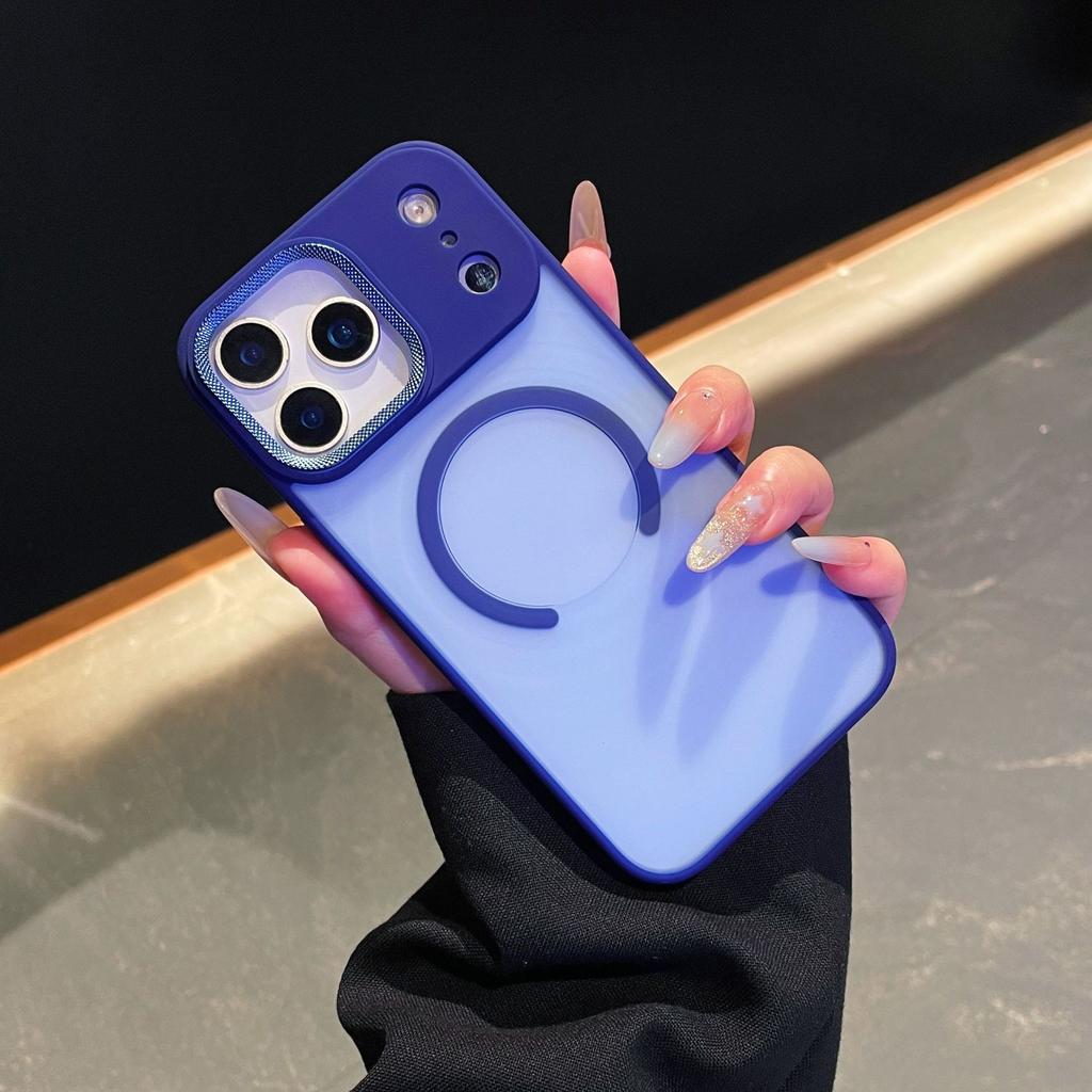 Non-toxic Magnetic Suction Is Suitable for IPhone17 ProMax Phone Cases with A Matte Skin Feel. Apple 16 Full Package Anti Drop Protective Case