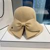 Frauen Sommer Zurück Bowknot Dekor Sonnenhut Breite Krempe Runde Kuppel Atmungsaktive Einstellbare Anti-UV Strand Stroh Hut