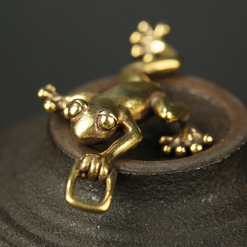 Brass Frog Decoration Mini Frog Metal Statue Antique Copper Crafts Office Home Tea Pet Table Decoration